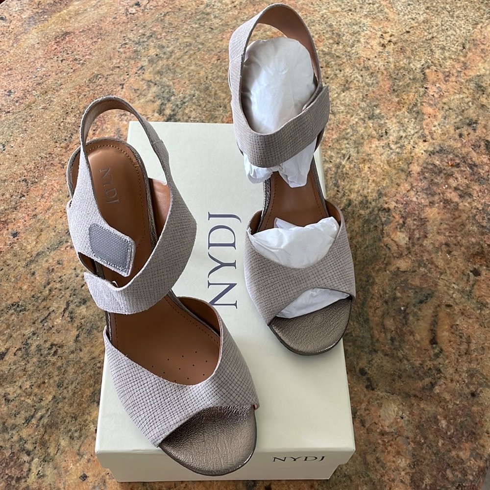 New NYDJ comfortable heels